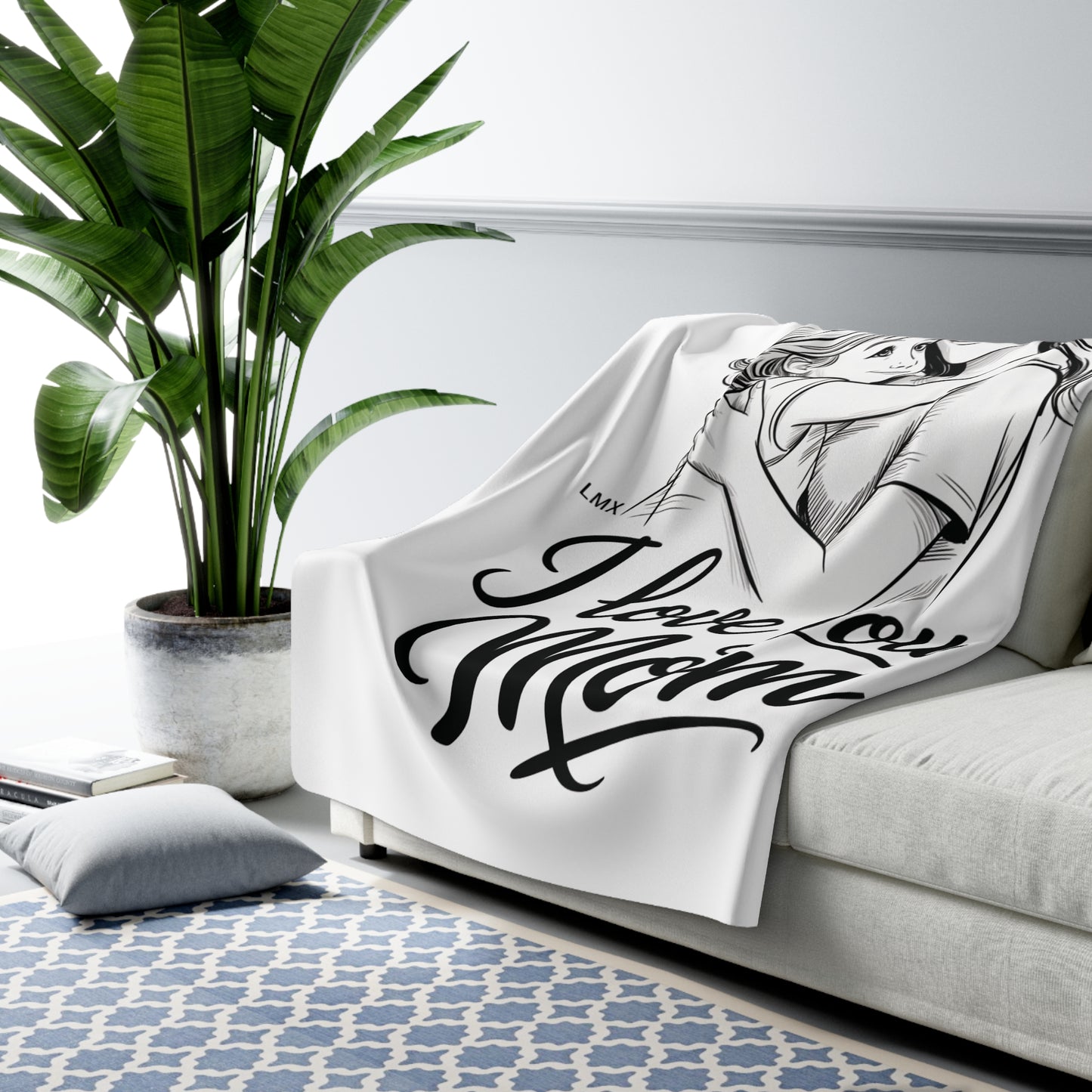 Love You, Mom” Fleece Blanket – Elegant Black & White Edition