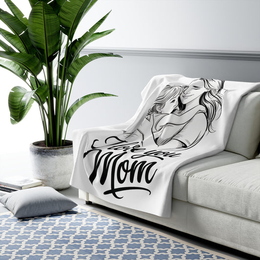 Love You, Mom” Fleece Blanket – Elegant Black & White Edition